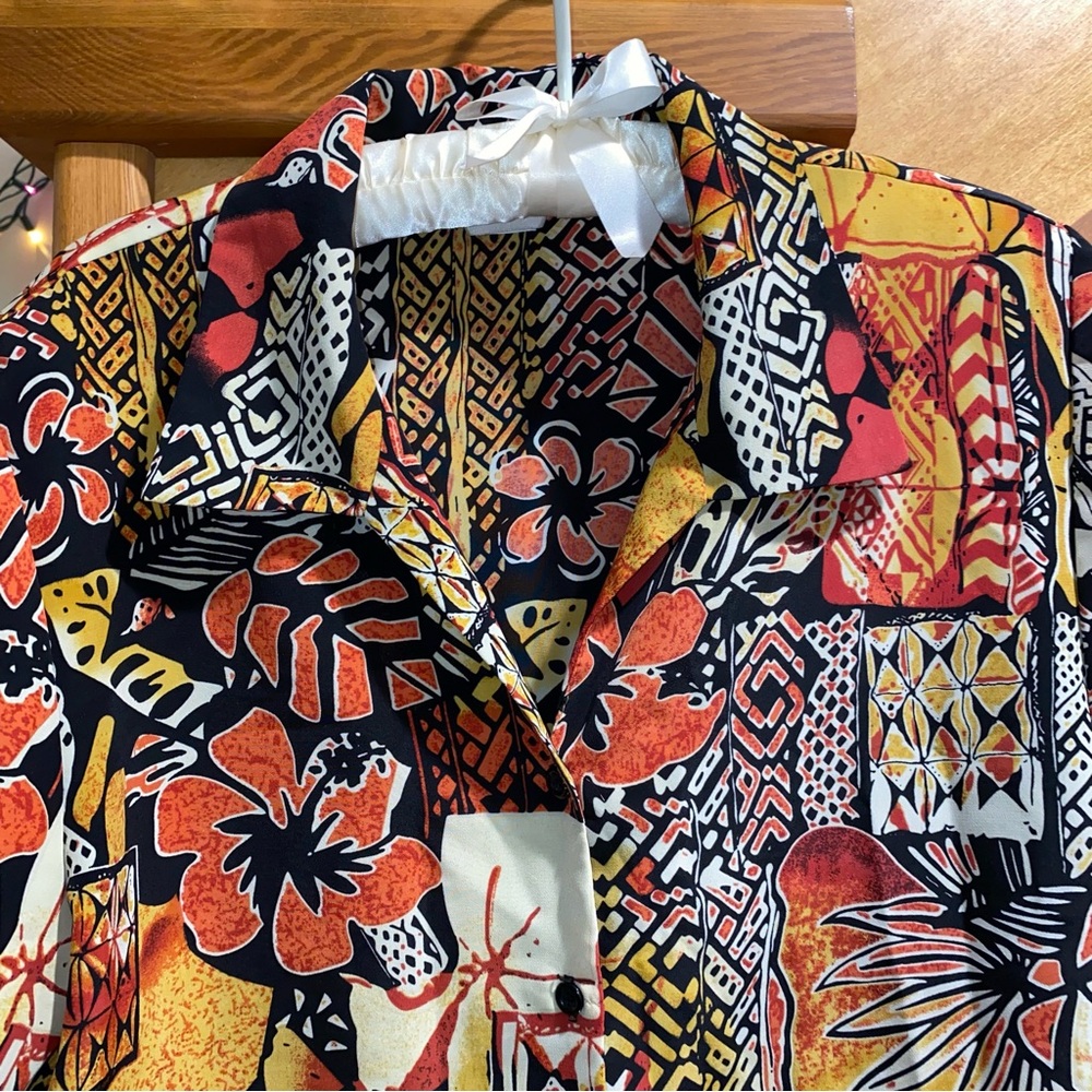 Tradition Vintage Tropical Hawaiian Button Down Shirt - Picture 5 of 11